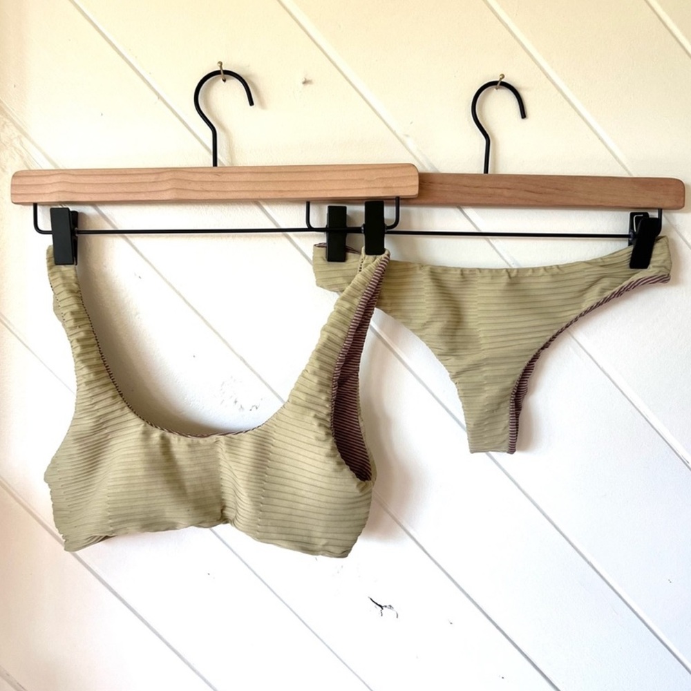 ACACIA set in Sage Dual Rib